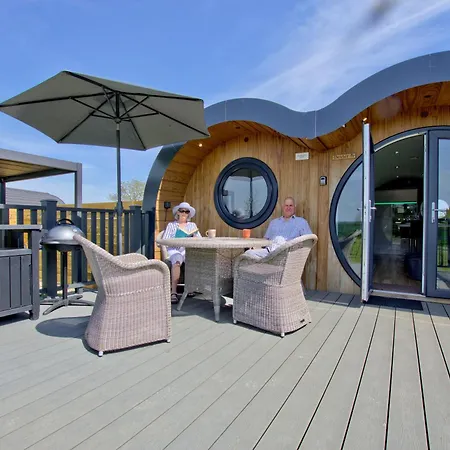 Hollins Farm - Dog Friendly, Self Catering 롯지 내어스버러