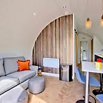 Lodge Hollins Farm - Dog Friendly, Self Catering *