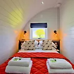 Hollins Farm - Dog Friendly, Self Catering Knaresborough