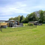 Hollins Farm - Dog Friendly, Self Catering