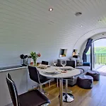 Lodge Hollins Farm - Dog Friendly, Self Catering