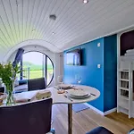 Lodge Hollins Farm - Dog Friendly, Self Catering Knaresborough
