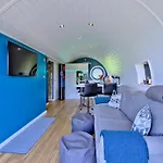 Hollins Farm - Dog Friendly, Self Catering Lodge