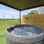 Hollins Farm - Dog Friendly, Self Catering Knaresborough