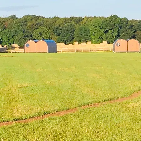 Hollins Farm - Dog Friendly, Self Catering * Knaresborough