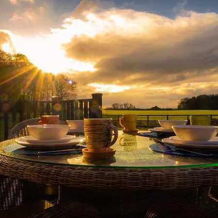 Lodge Hollins Farm - Dog Friendly, Self Catering Knaresborough