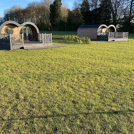 Lodge Hollins Farm - Dog Friendly, Self Catering