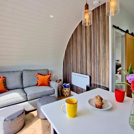 Hollins Farm - Dog Friendly, Self Catering 롯지 내어스버러