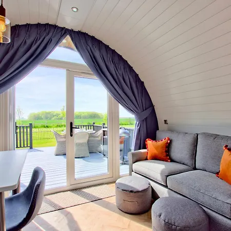 Деревянный коттедж Hollins Farm - Dog Friendly, Self Catering