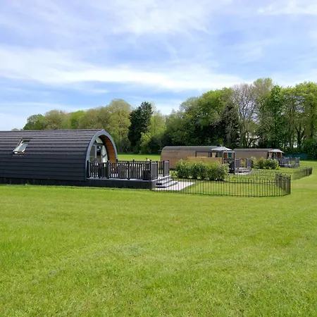 Hollins Farm - Dog Friendly, Self Catering 롯지 *