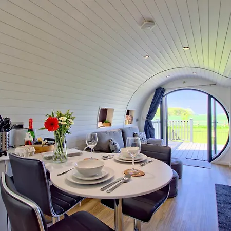 Hollins Farm - Dog Friendly, Self Catering * Knaresborough