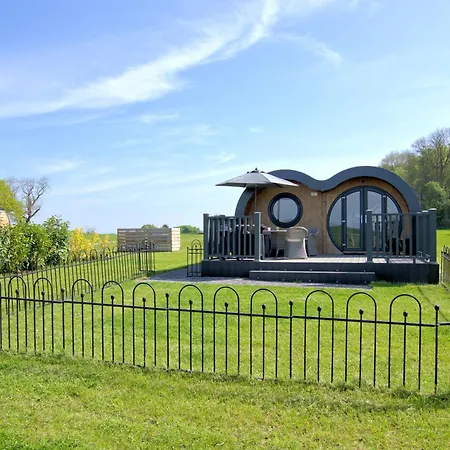 Lodge Hollins Farm - Dog Friendly, Self Catering Knaresborough