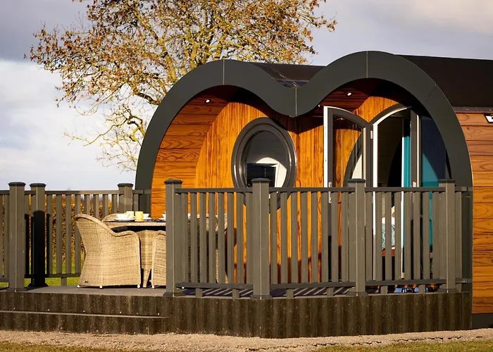 Hollins Farm - Dog Friendly, Self Catering