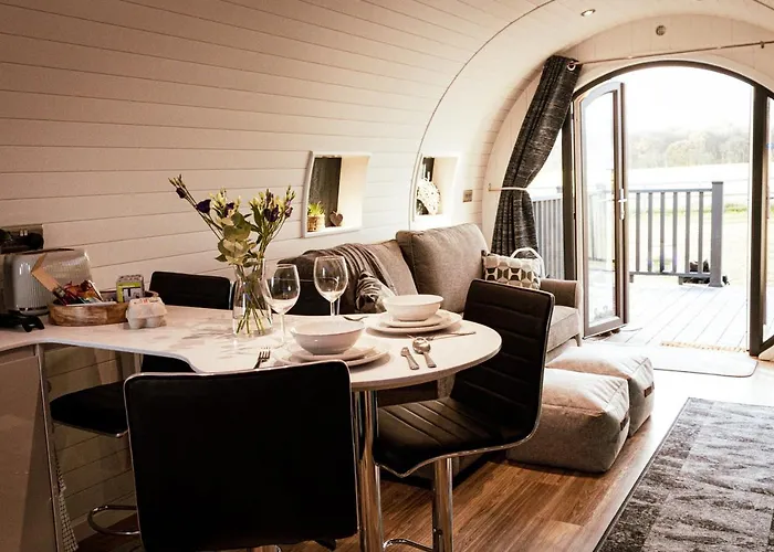 Hollins Farm - Dog Friendly, Self Catering Lodge *