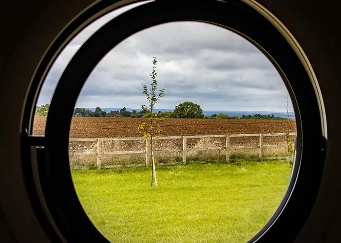 Hollins Farm - Dog Friendly, Self Catering Lodge *