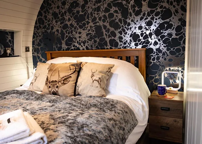 Hollins Farm - Dog Friendly, Self Catering