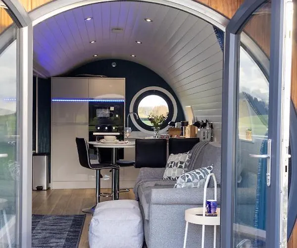 Hollins Farm - Dog Friendly, Self Catering Knaresborough