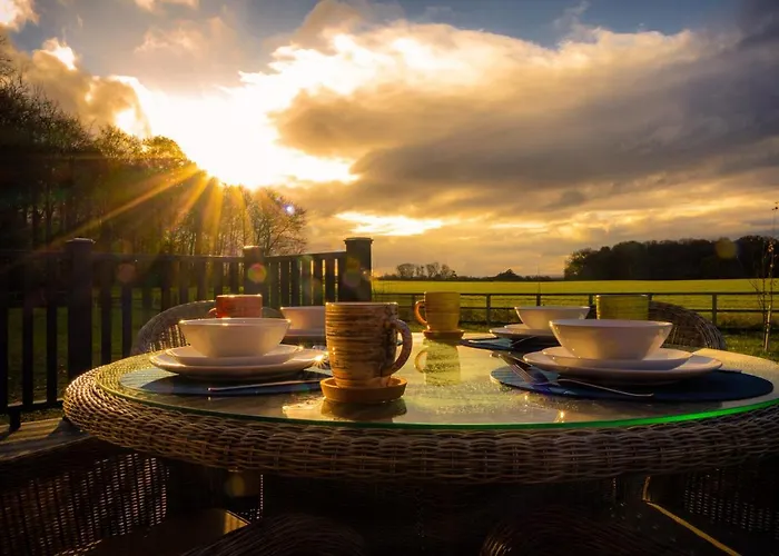 Lodge Hollins Farm - Dog Friendly, Self Catering Knaresborough