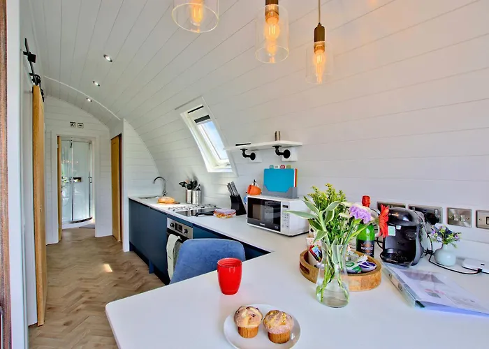 Hollins Farm - Dog Friendly, Self Catering Lodge