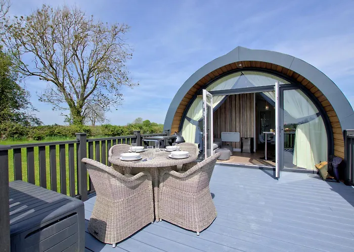 Hollins Farm - Dog Friendly, Self Catering