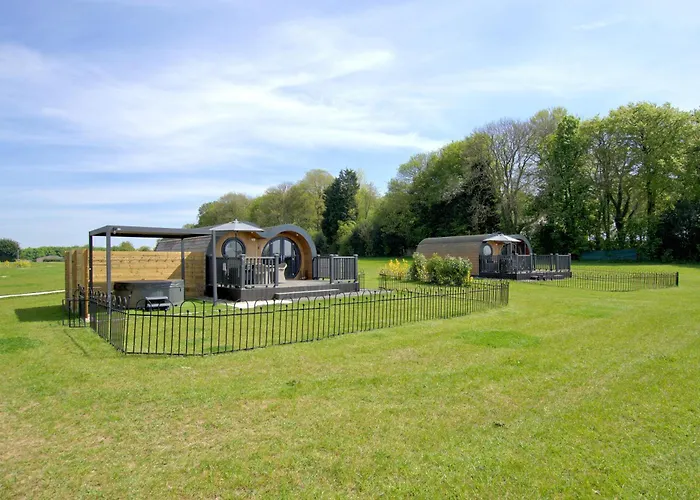 Hollins Farm - Dog Friendly, Self Catering