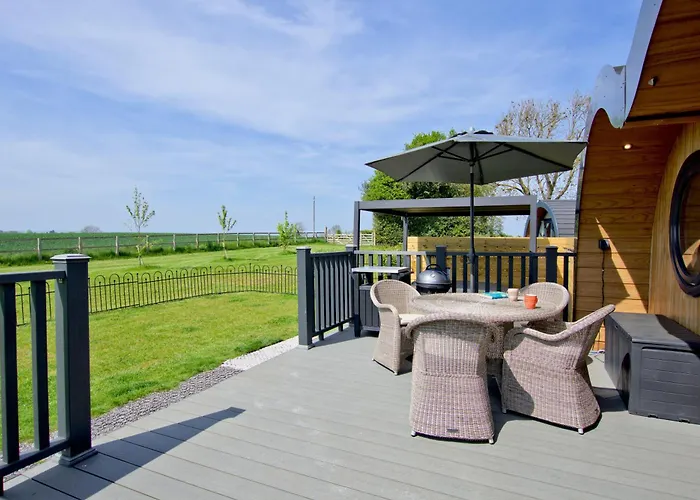 Hollins Farm - Dog Friendly, Self Catering *