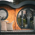 Hollins Farm - Dog Friendly, Self Catering 롯지 내어스버러