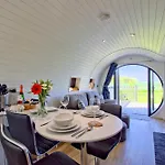 Hollins Farm - Dog Friendly, Self Catering * 내어스버러
